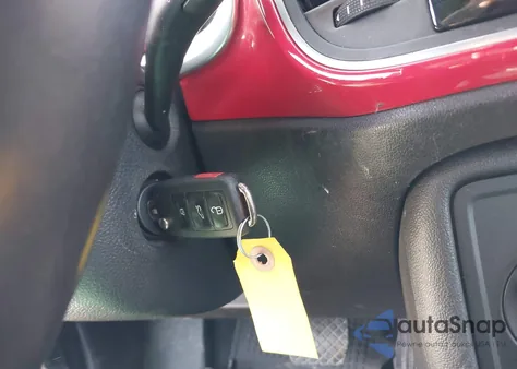 2012 Volkswagen Beetle 2.5L z USA, uszkodzony, nr VIN 3VWJP7AT9CM601746